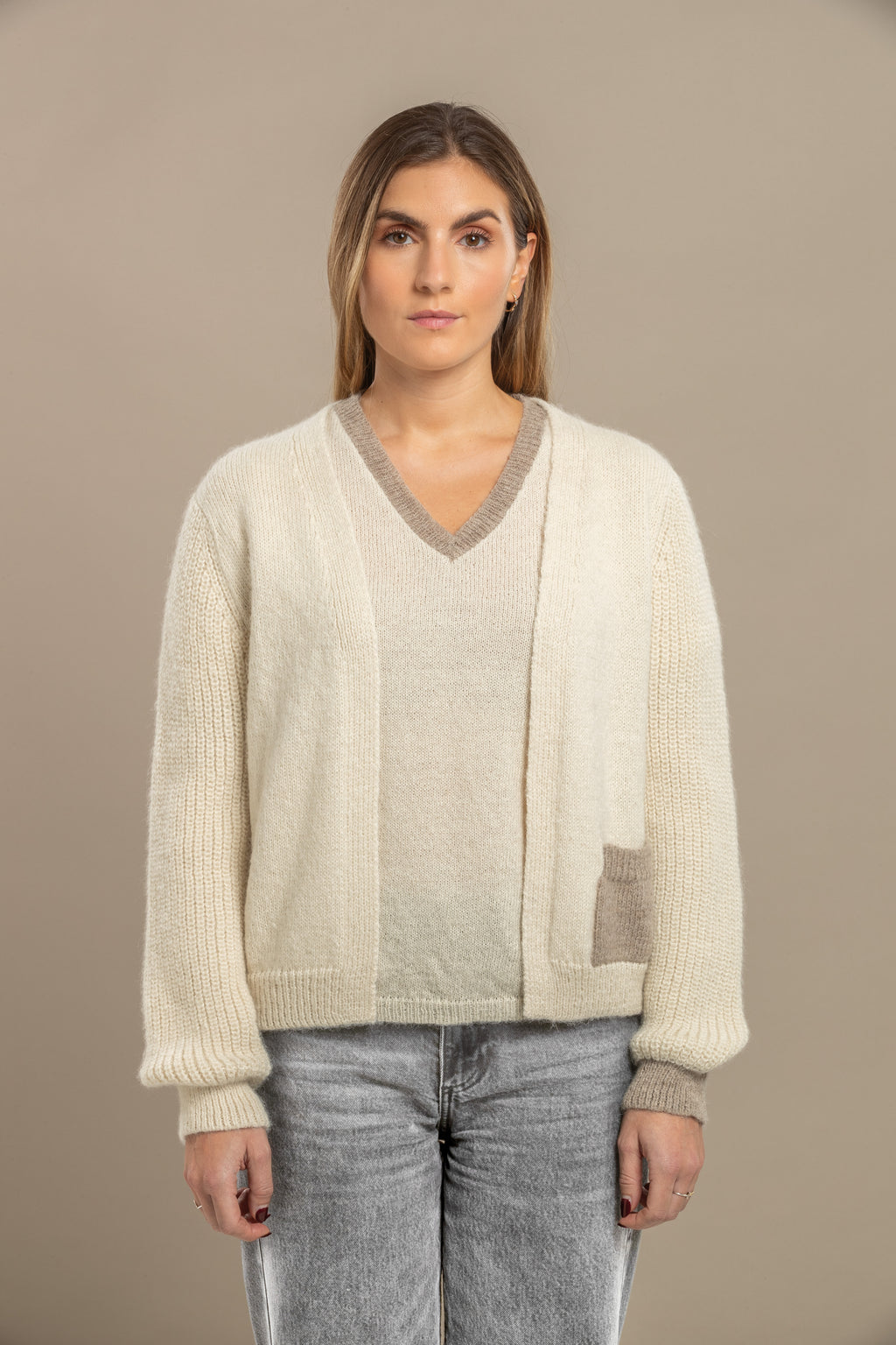 Rose T-shirt with V-neck