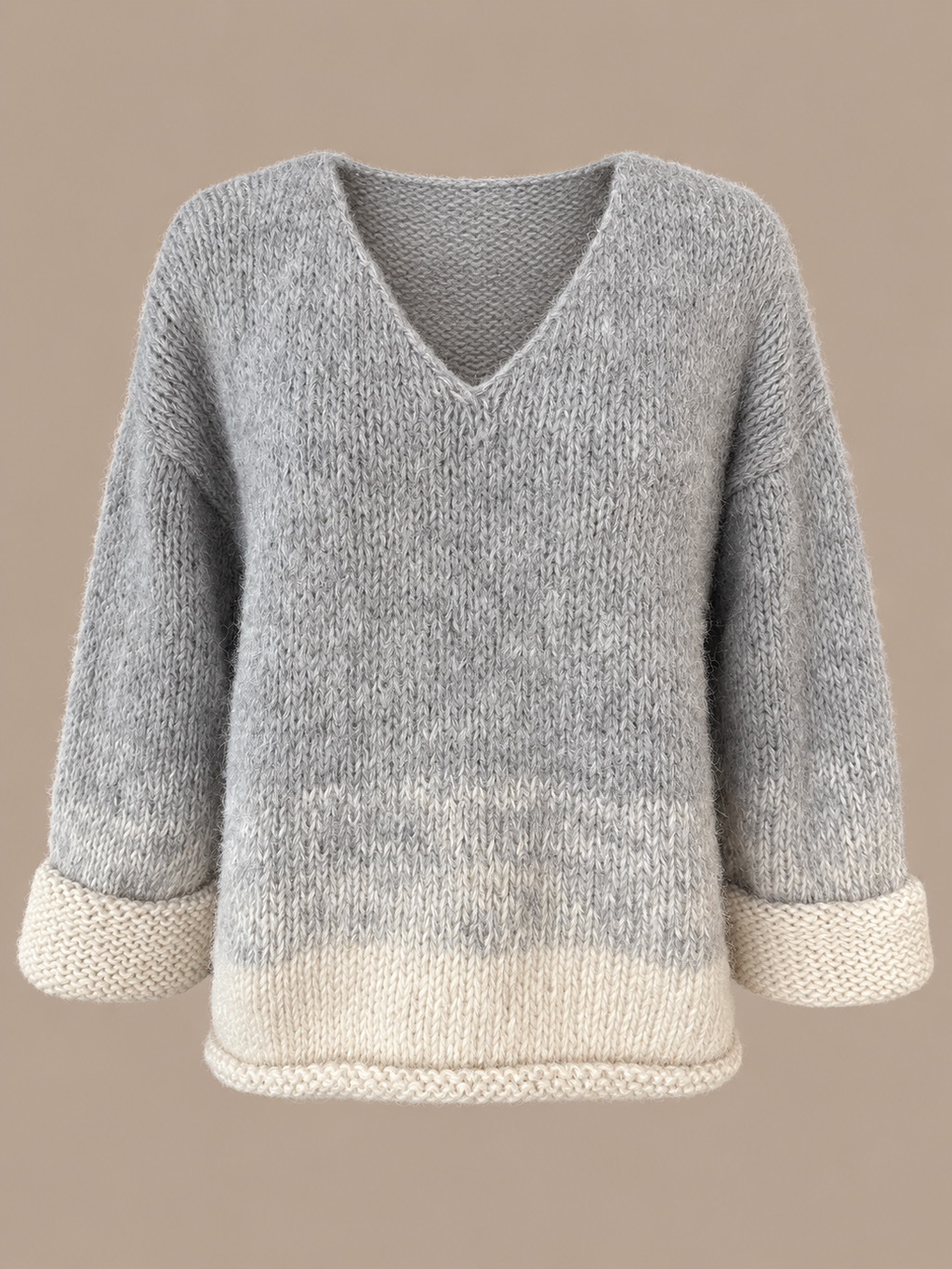 Eloïse ~ alpaca trui met V-hals, light grey dégradé